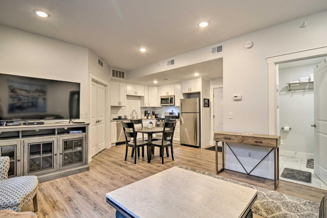Modern Traverse City Condo About 1 Mi To Bay! מראה חיצוני תמונה