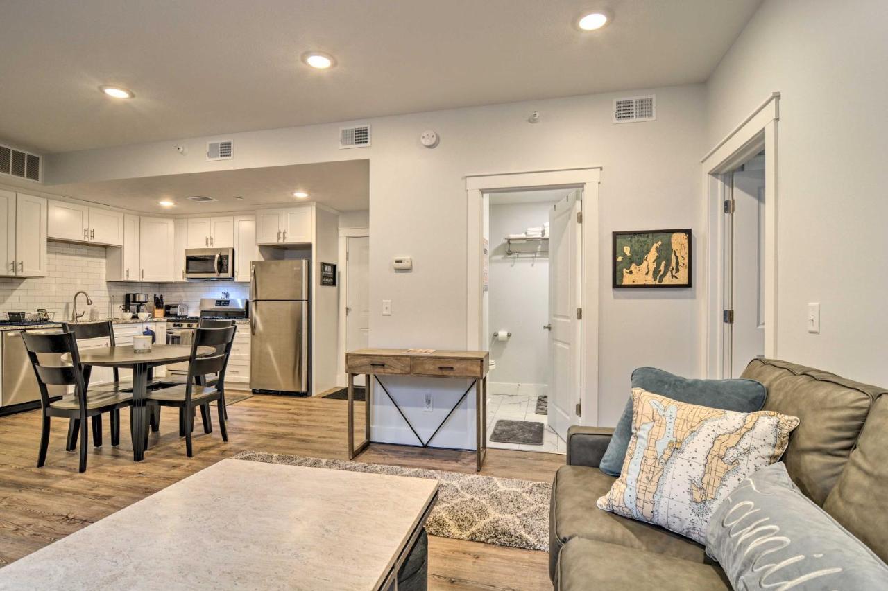 Modern Traverse City Condo About 1 Mi To Bay! מראה חיצוני תמונה