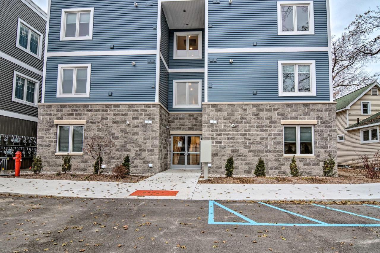 Modern Traverse City Condo About 1 Mi To Bay! מראה חיצוני תמונה